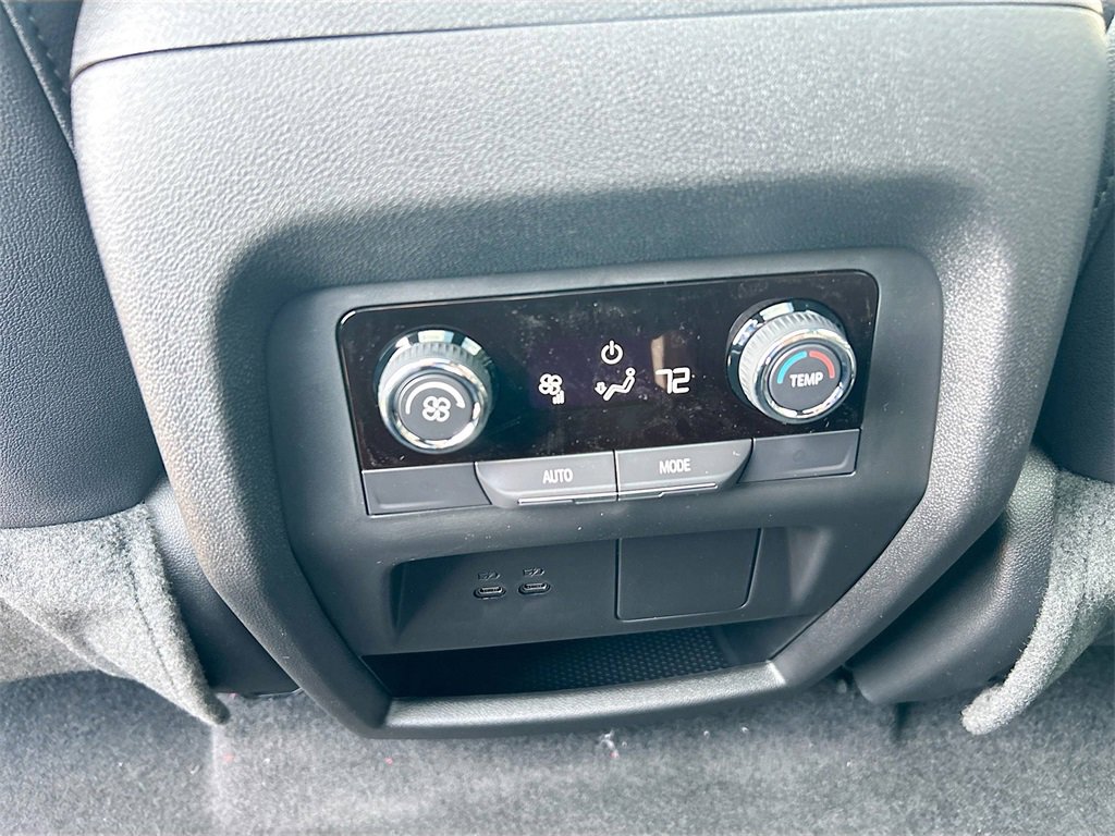 2026 Chevrolet Traverse Z71 photo 24