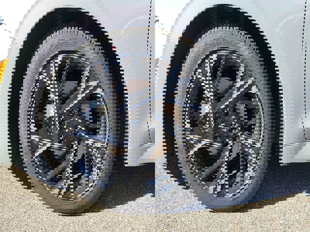 2025 Kia K5 GT-Line photo 11
