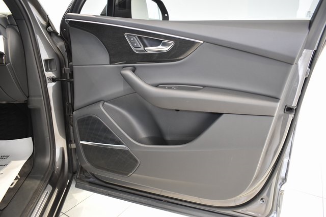 2022 Audi Q7 45 Premium Plus photo 11