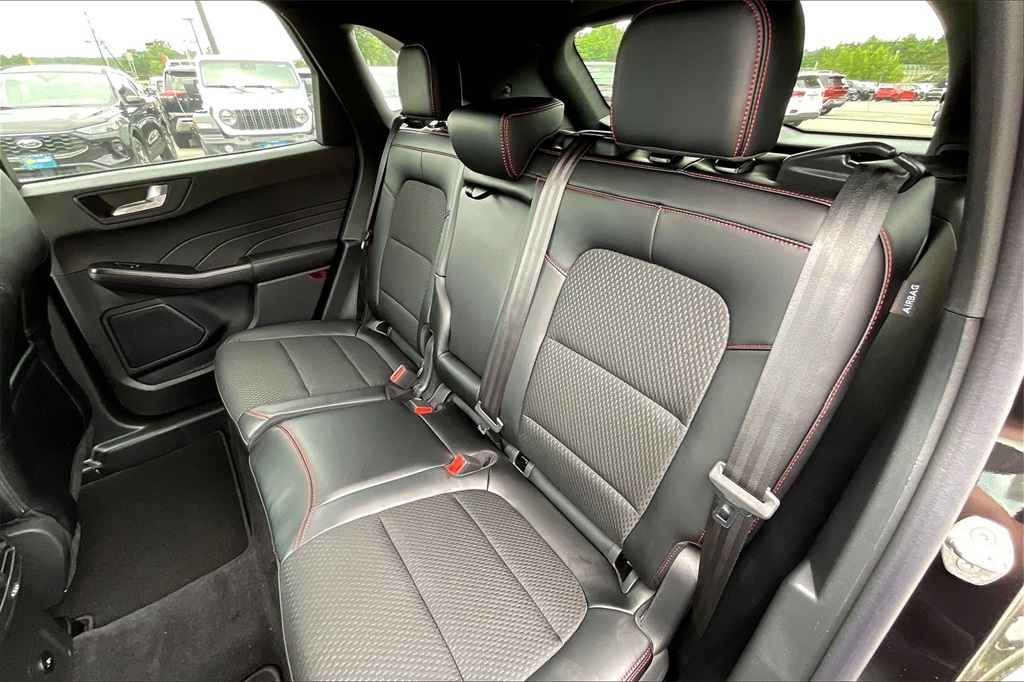 2025 Ford Escape Hybrid ST-Line Select photo 14