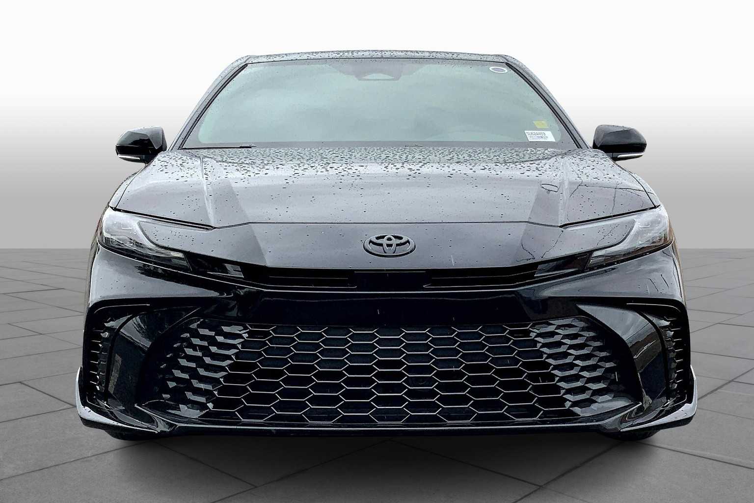 2025 Toyota Camry XSE photo 3