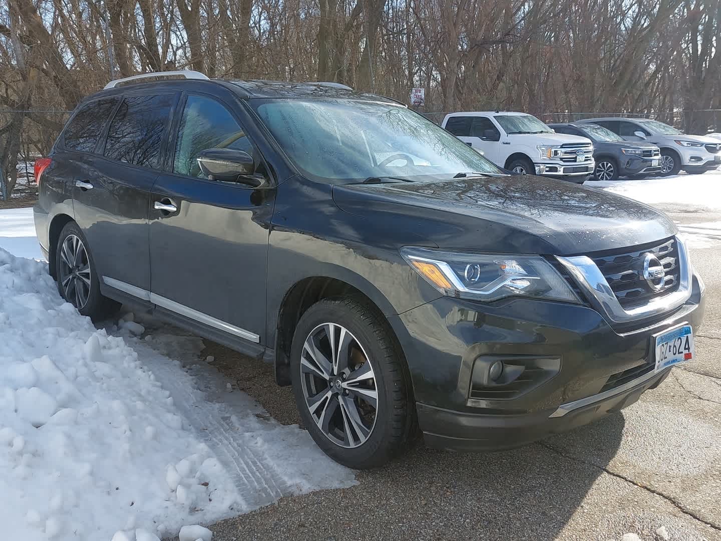 2017 Nissan Pathfinder Platinum's photo