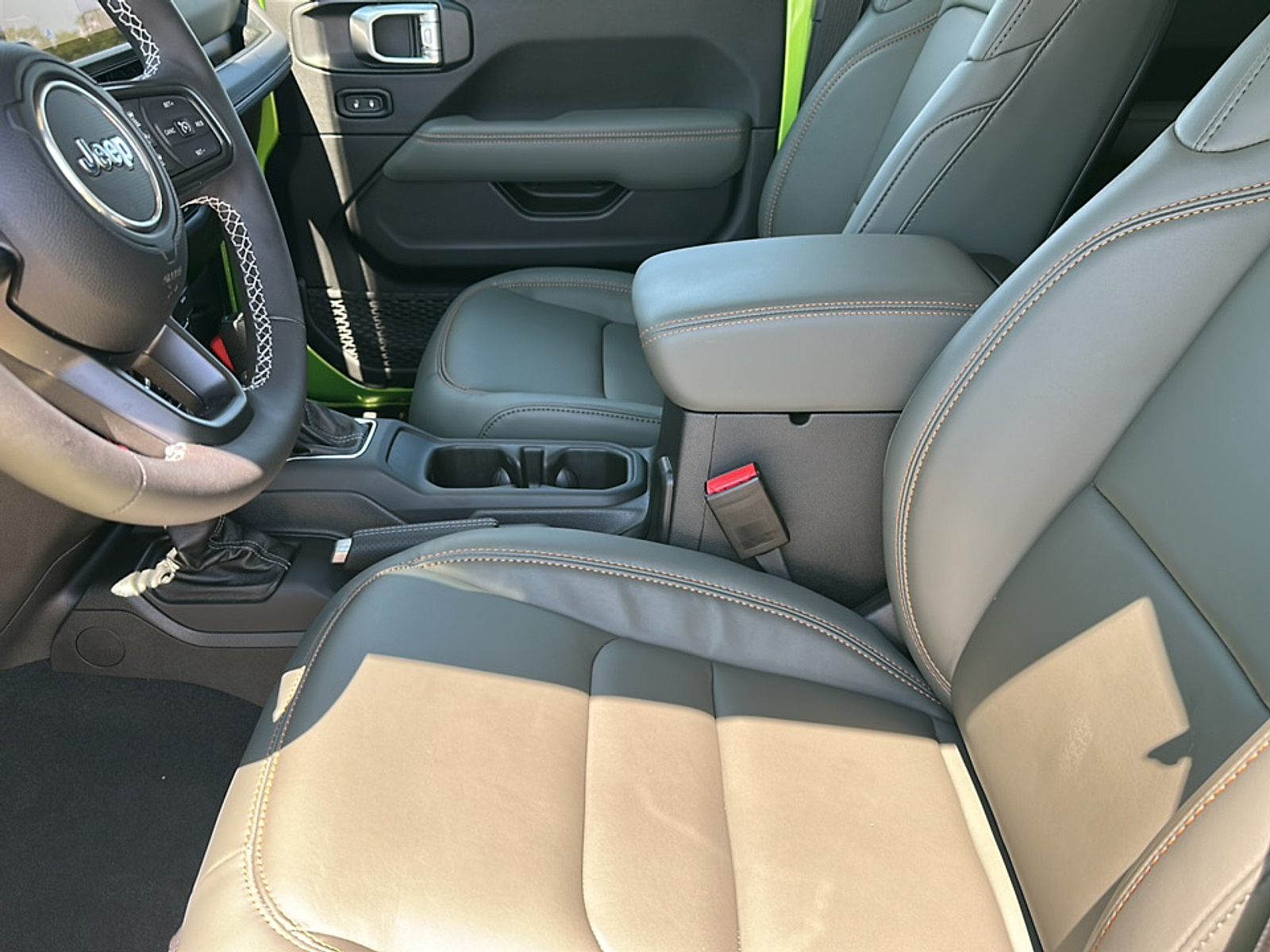 2025 Jeep Gladiator Mojave photo 3