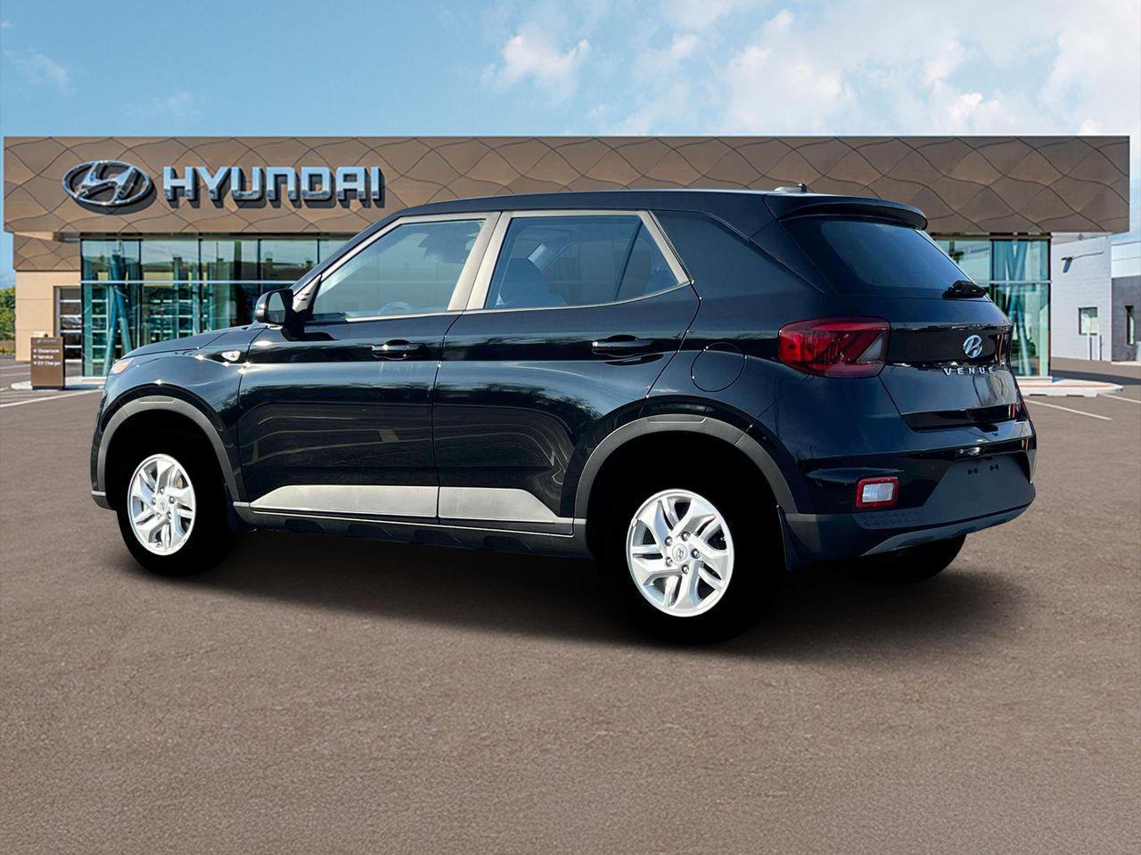 2025 Hyundai Venue SE photo 4