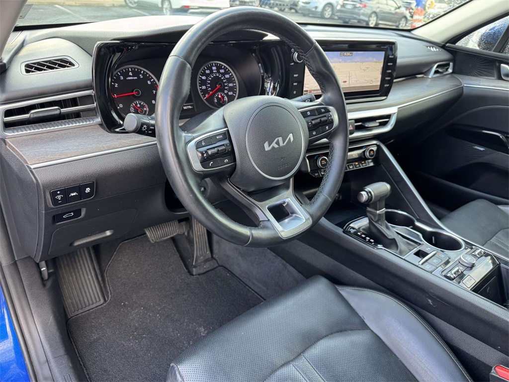 2022 Kia K5 EX photo 2