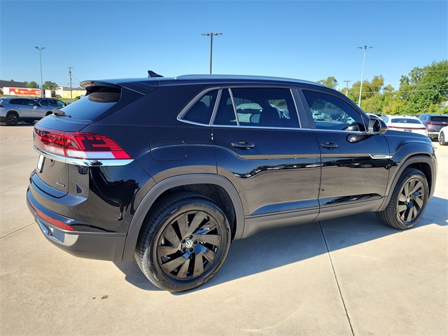 2026 Volkswagen Atlas Cross Sport SE Technology photo 2
