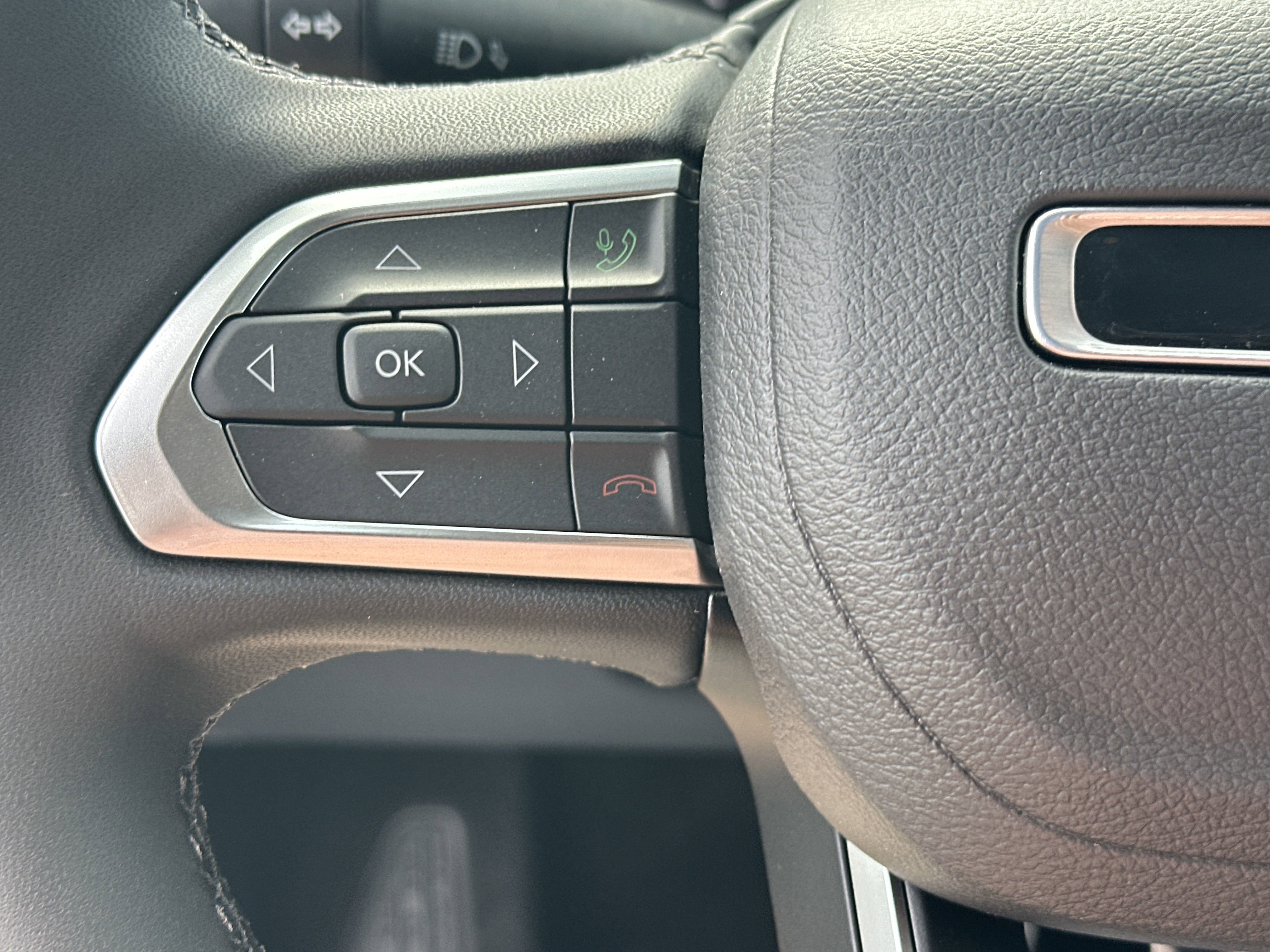 2025 Jeep Compass Latitude photo 6