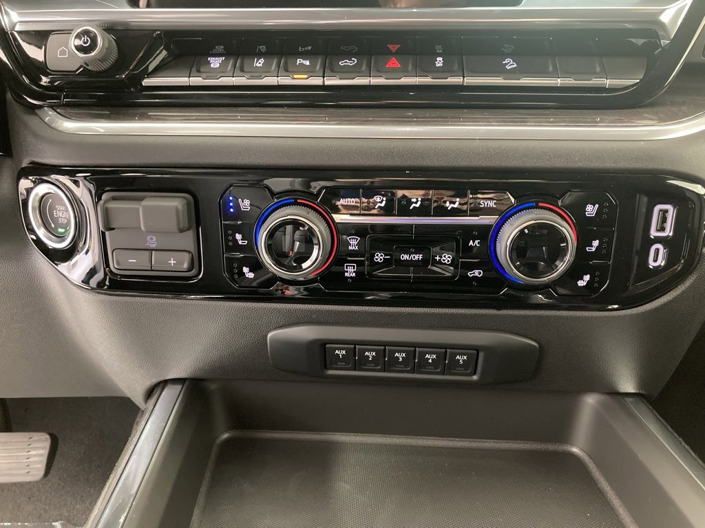 2025 Chevrolet Silverado 2500HD LTZ photo 7