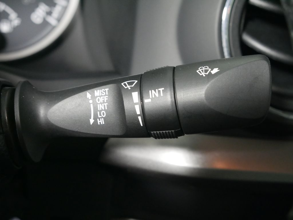 2022 Toyota Tacoma SR5 photo 17