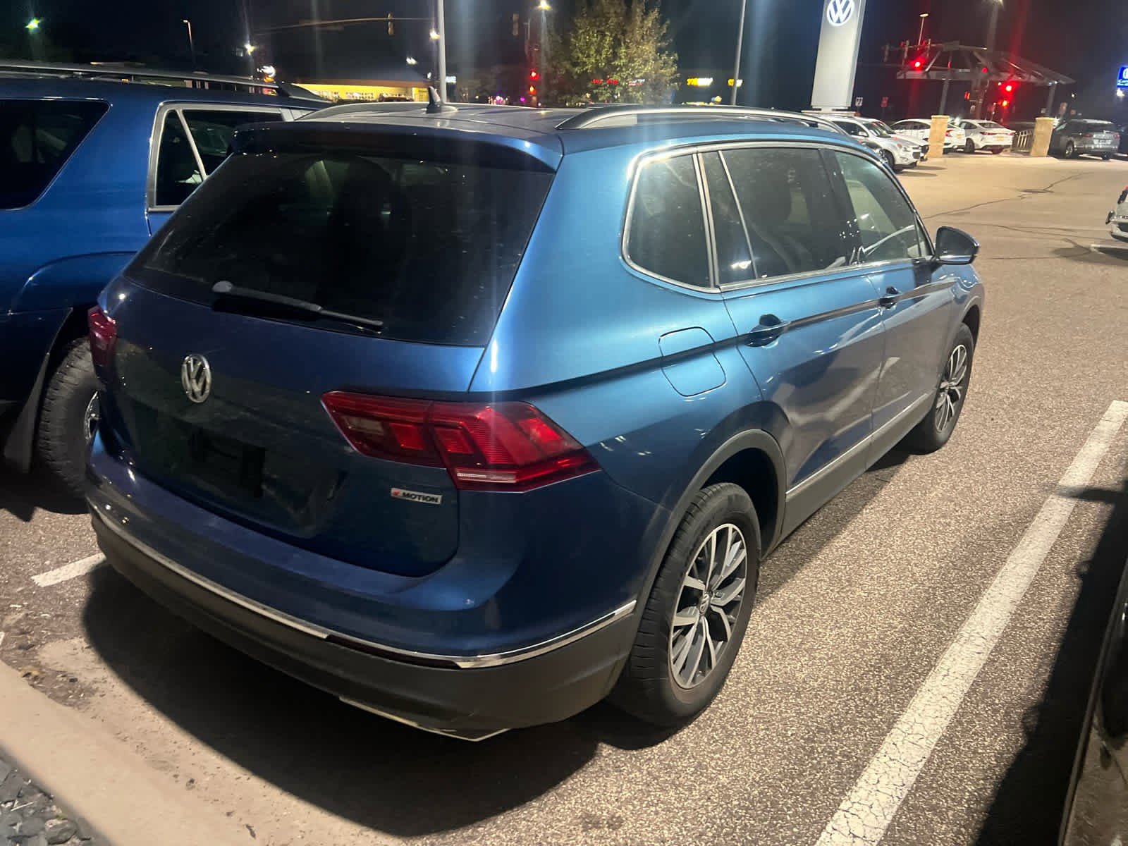 2020 Volkswagen Tiguan SE photo 3