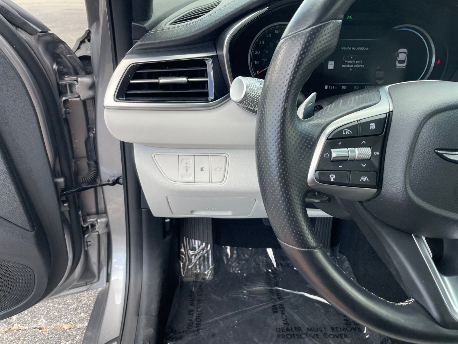 2024 Genesis G70 2.5T photo 13