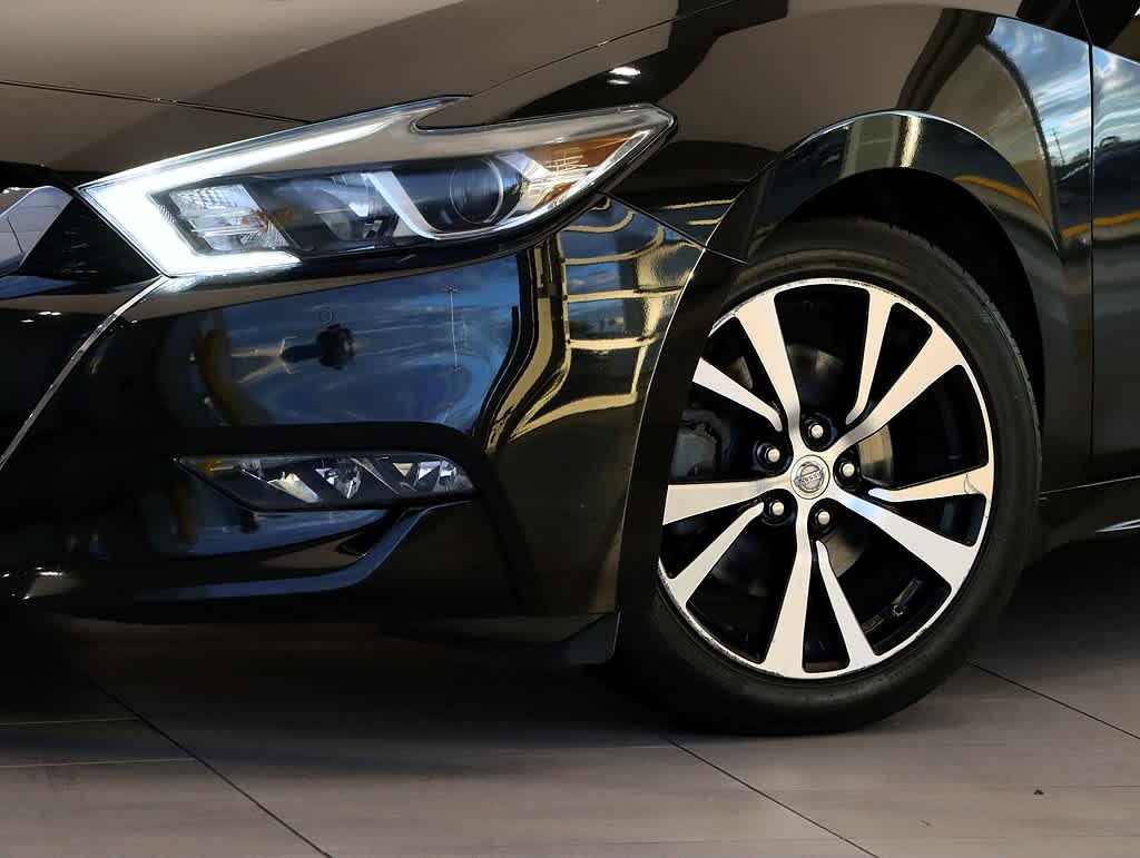 2018 Nissan Maxima SV photo 2