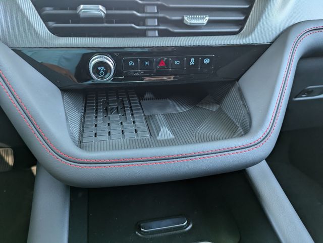 2025 Ford Explorer ST photo 18