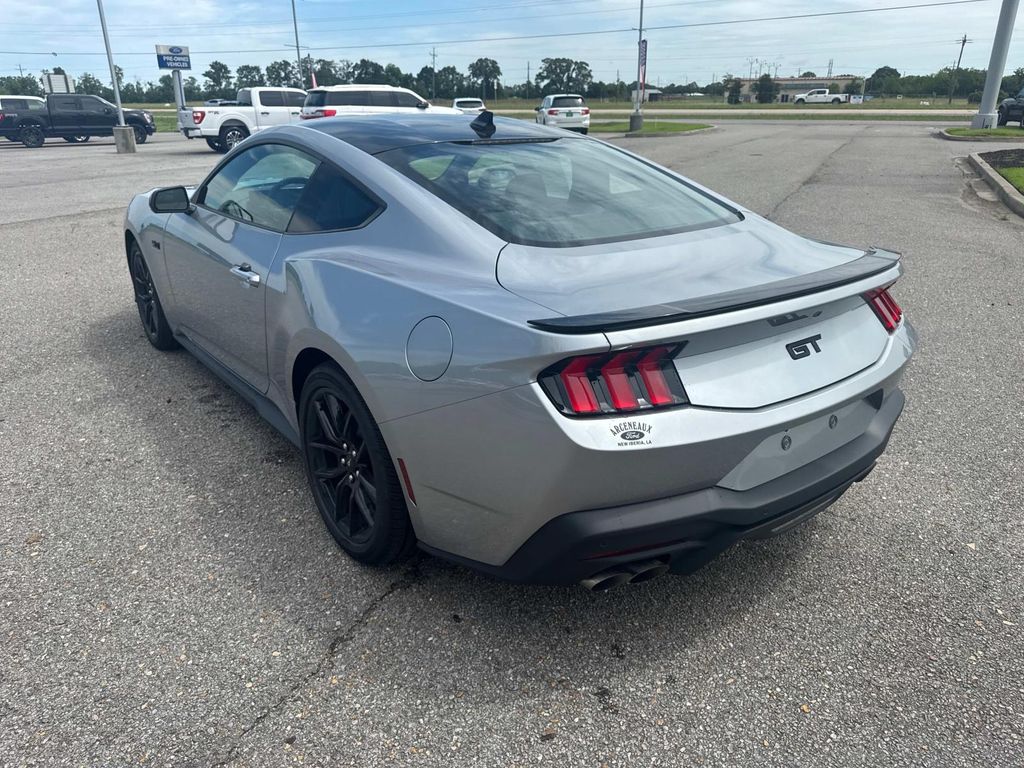 2025 Ford Mustang GT photo 4