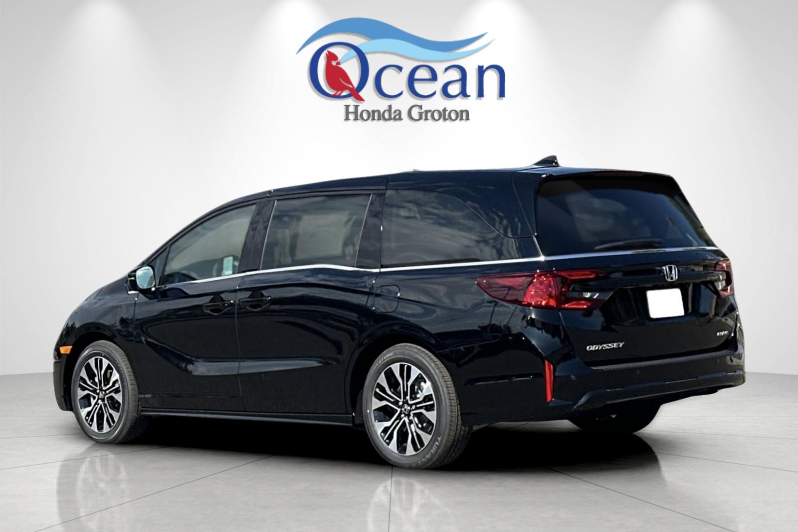 2026 Honda Odyssey Elite photo 3
