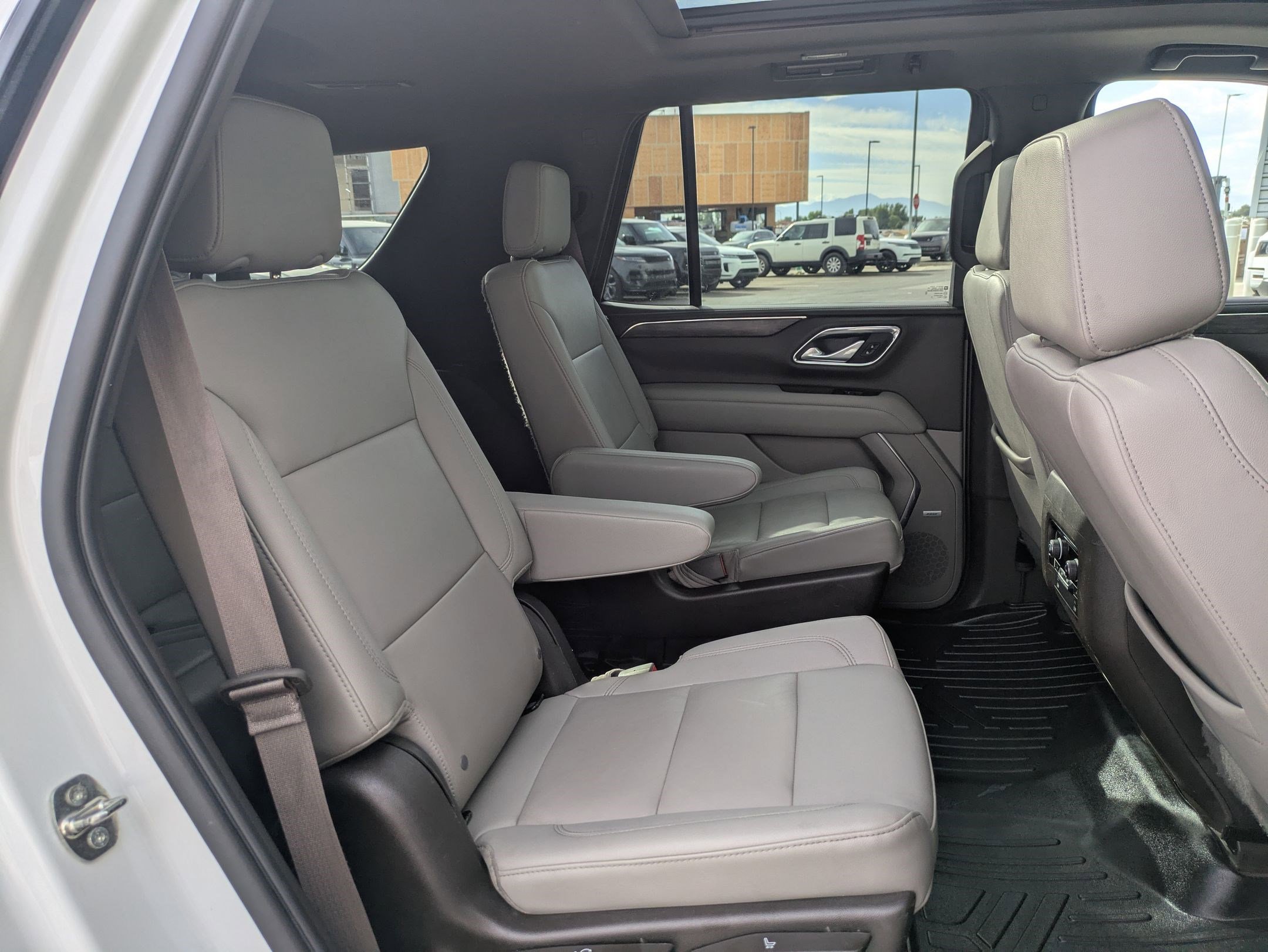 2022 Chevrolet Tahoe LT photo 30