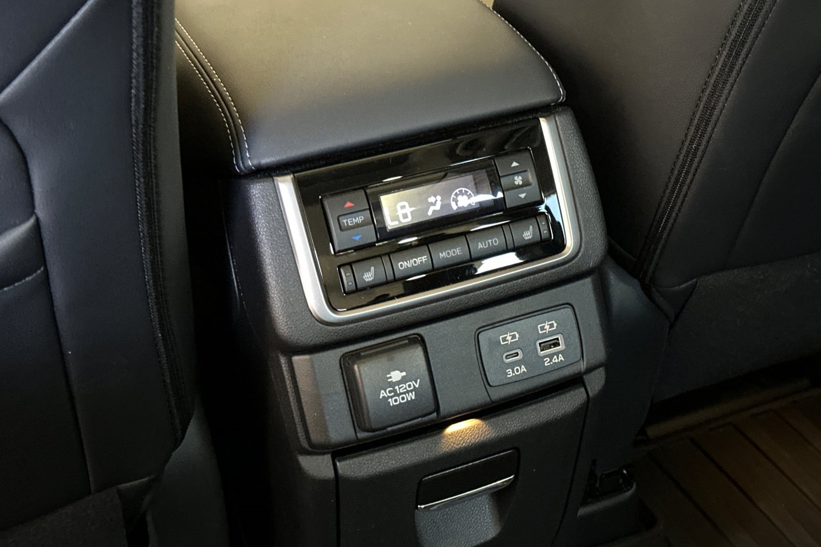 2024 Subaru Ascent Touring photo 18