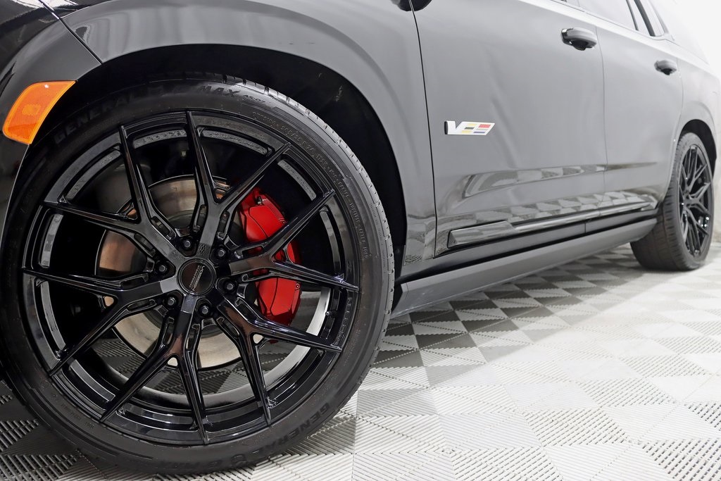 2024 Cadillac Escalade V-Series photo 4