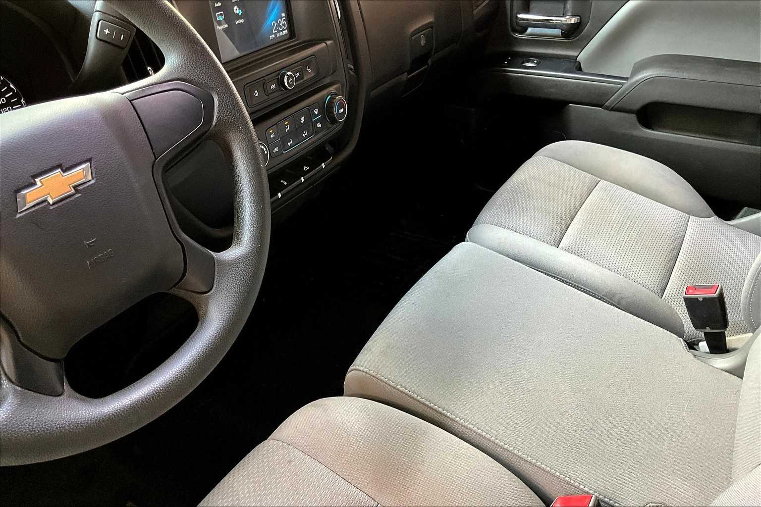 2018 Chevrolet Silverado 1500 Custom photo 15