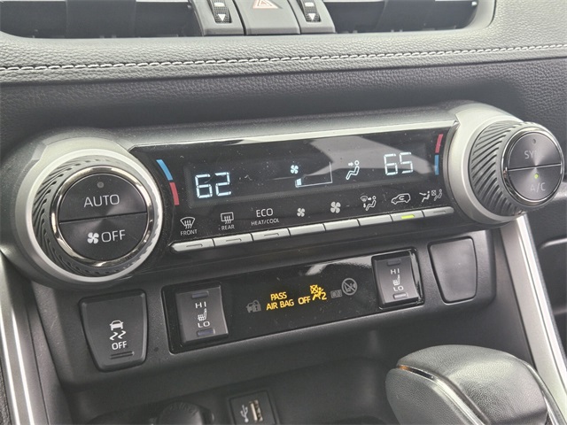 2023 Toyota RAV4 Hybrid XLE Premium photo 22