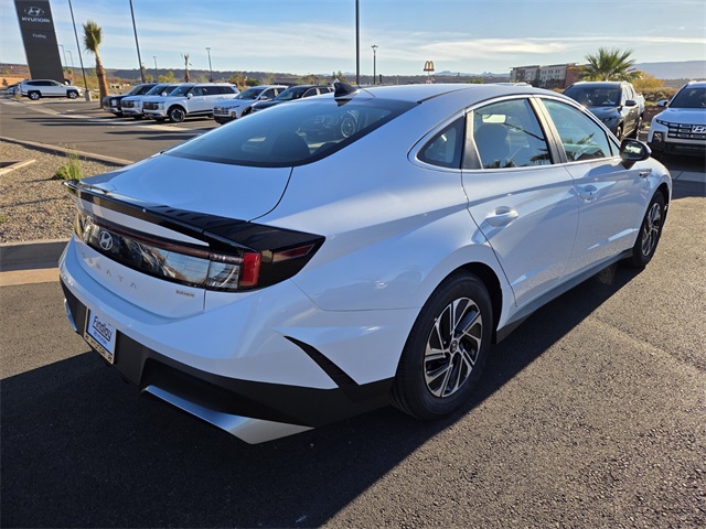 2026 Hyundai Sonata Hybrid Blue photo 3