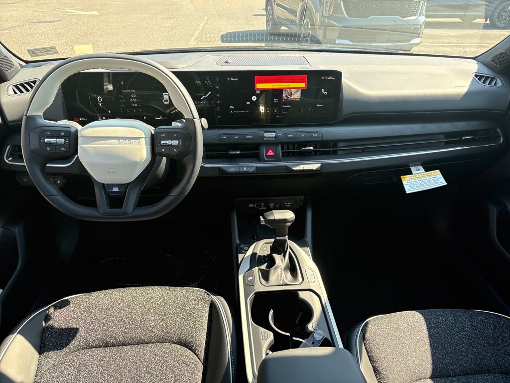 2025 Kia K4 GT-Line photo 25