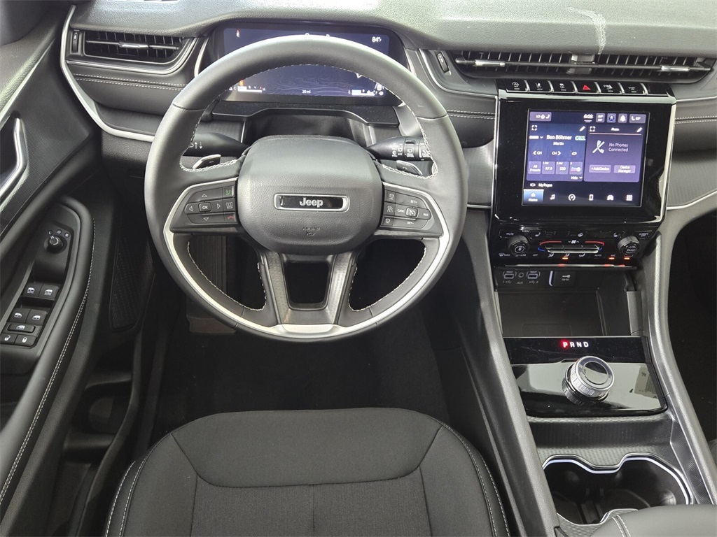 2025 Jeep Grand Cherokee Laredo photo 8