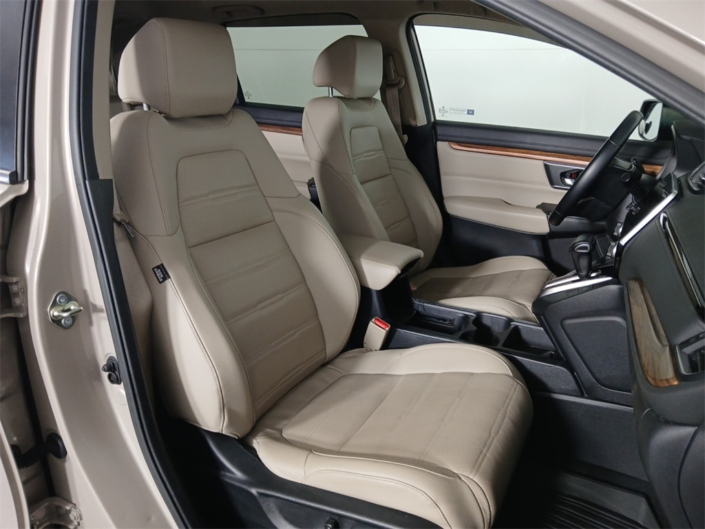 2017 Honda CR-V Touring photo 18