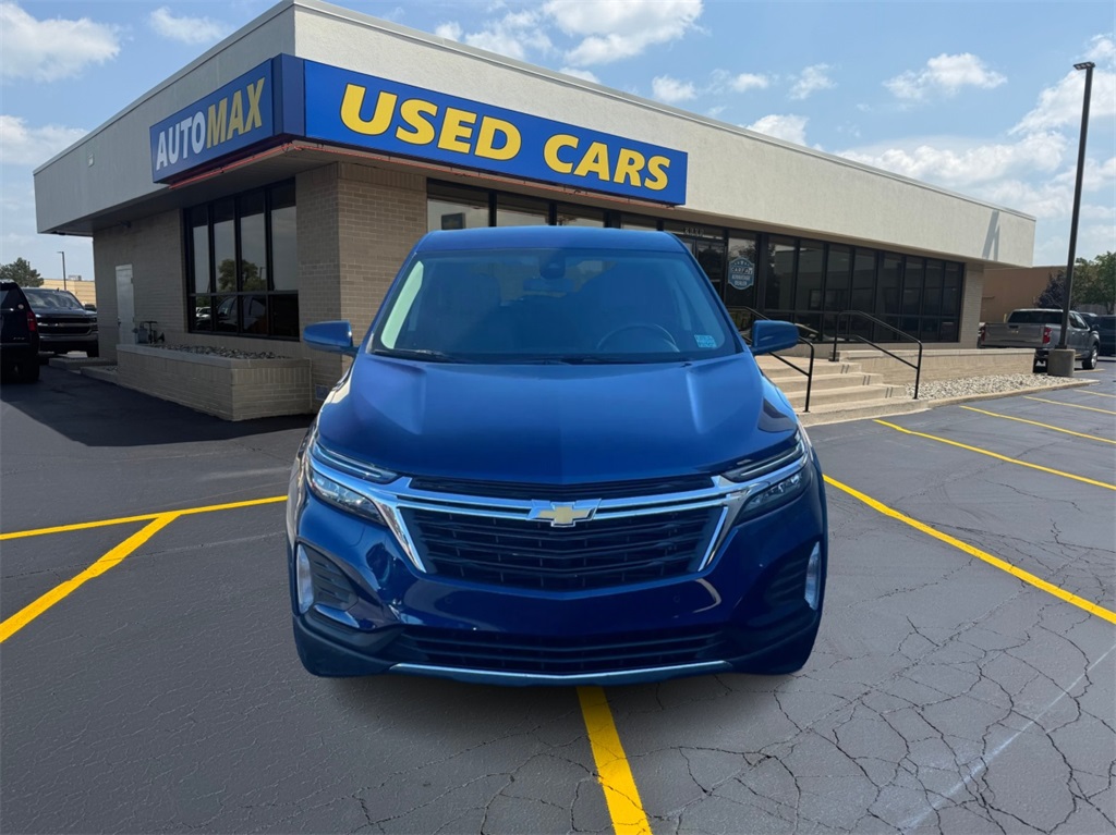 2022 Chevrolet Equinox LT photo 2