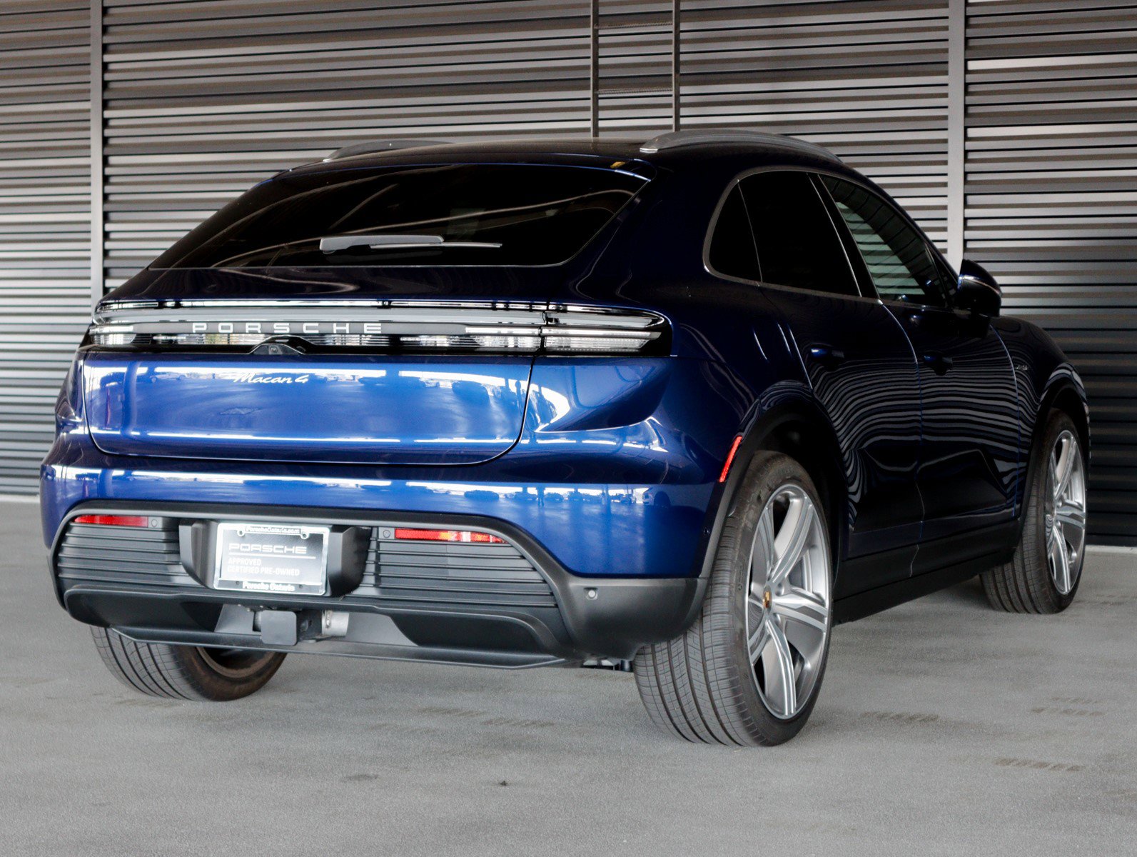 2024 Porsche Macan Electric 4 photo 10