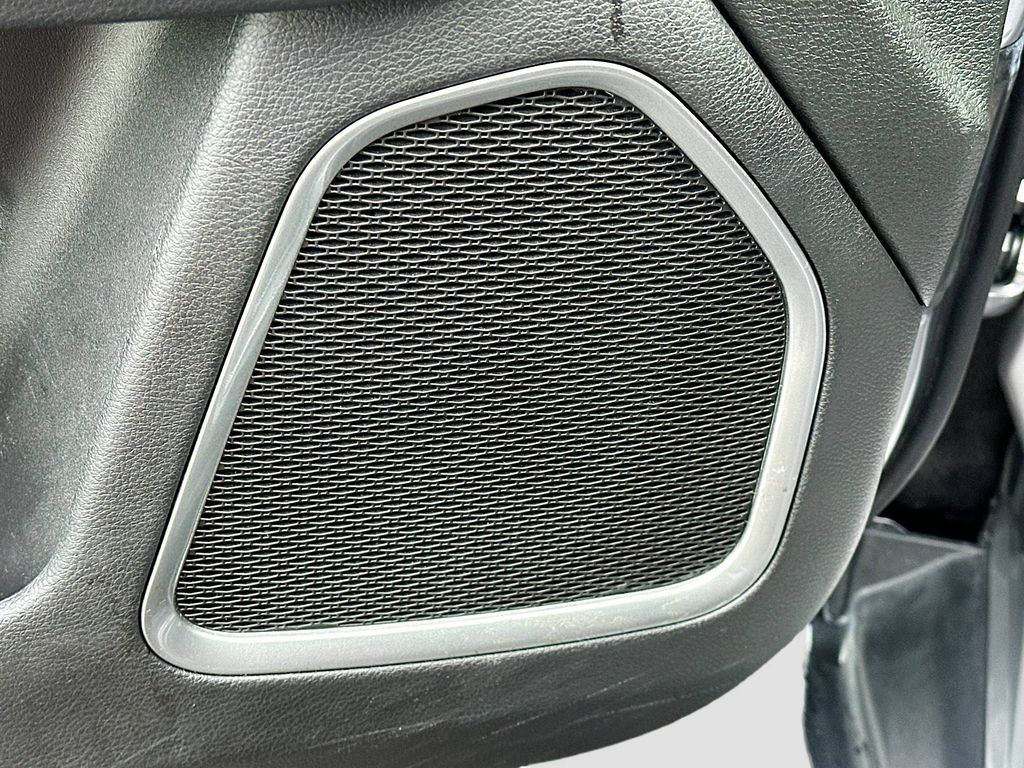 2022 Jeep Compass Latitude Lux photo 2