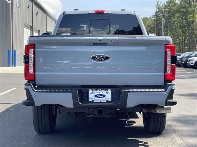 2026 Ford F-350 Lariat photo 2