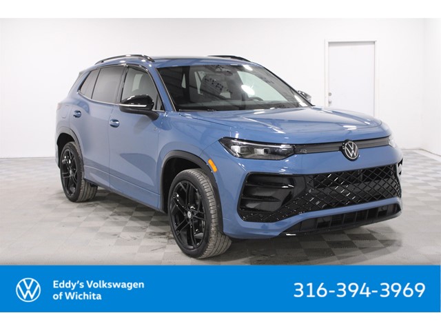 2026 Volkswagen Tiguan SE R-LINE BLACK's photo