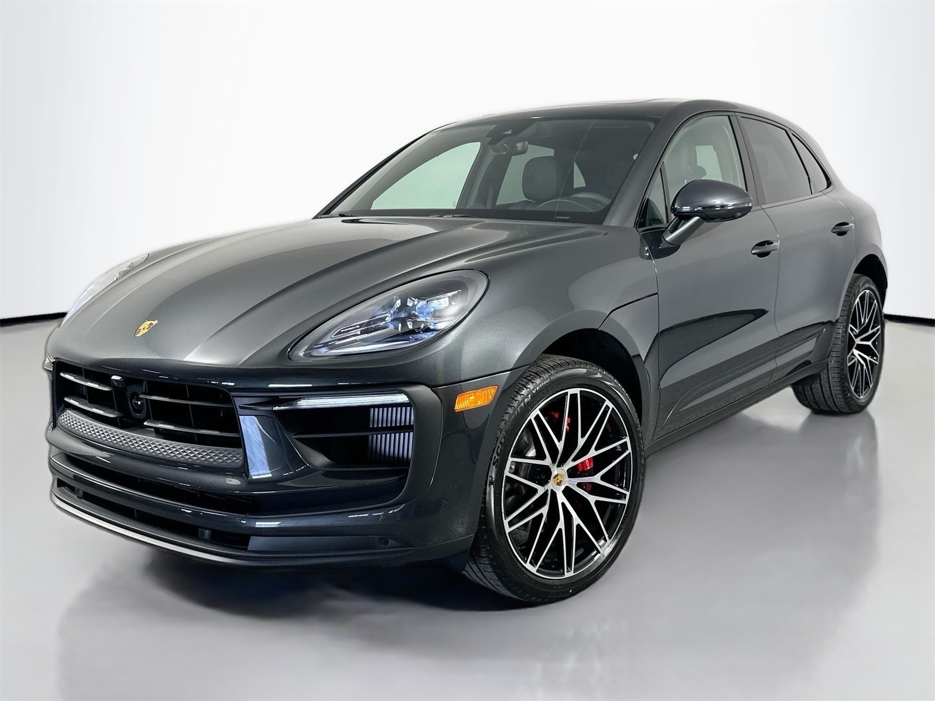 2025 Porsche Macan S's photo