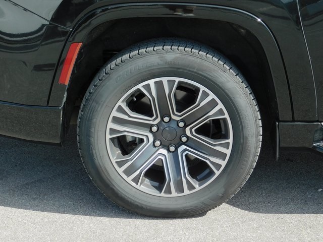 2023 Jeep Wagoneer L Series II photo 9