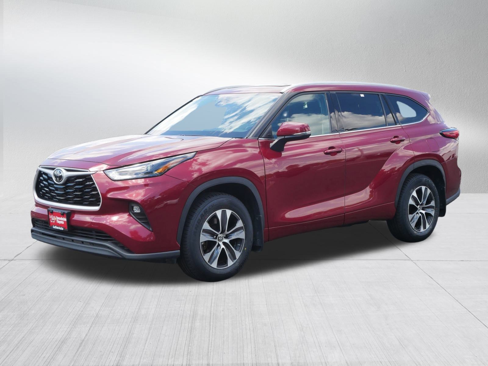 2022 Toyota Highlander XLE photo 3