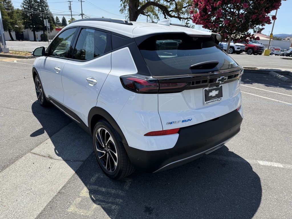 2022 Chevrolet Bolt EUV Premier photo 2