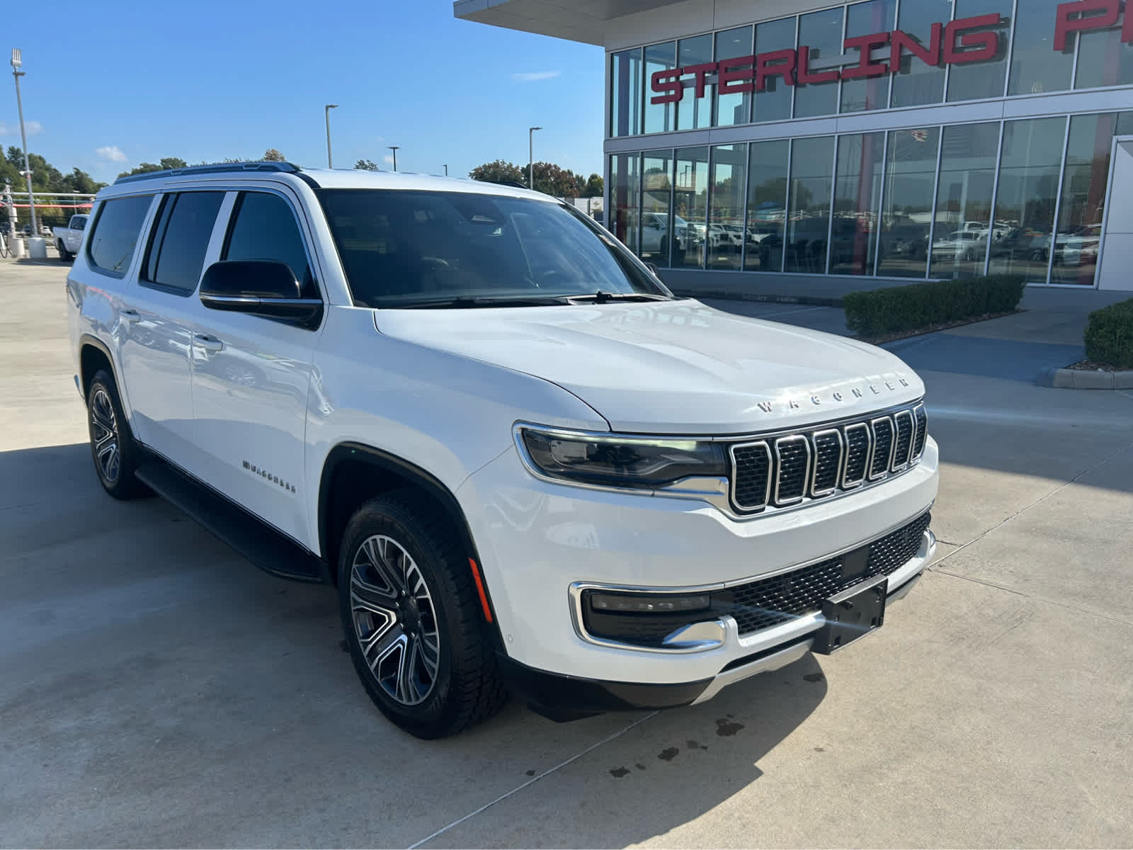 2024 Jeep Wagoneer L Series II's photo