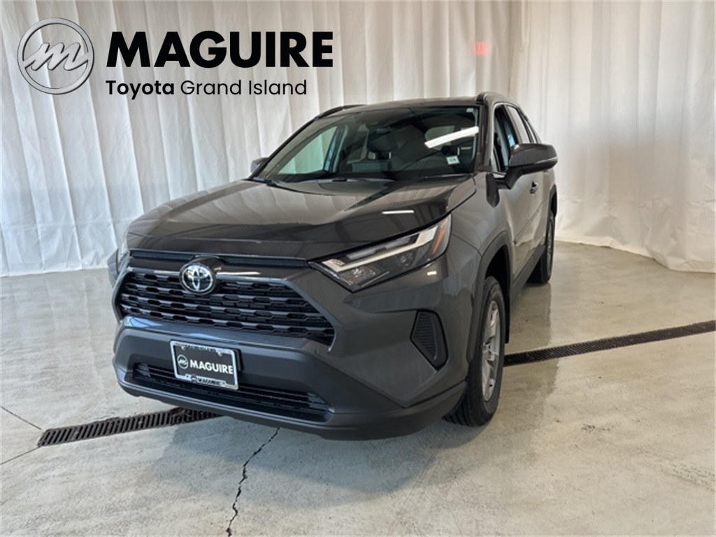 2025 Toyota RAV4 XLE's photo