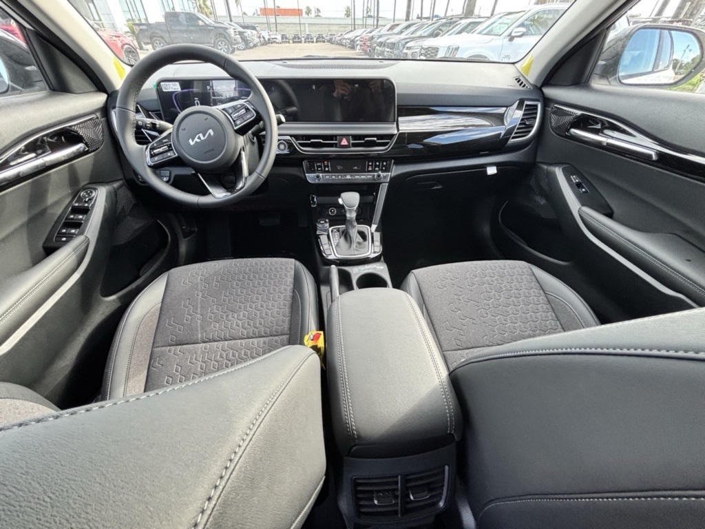 2026 Kia Seltos S photo 12