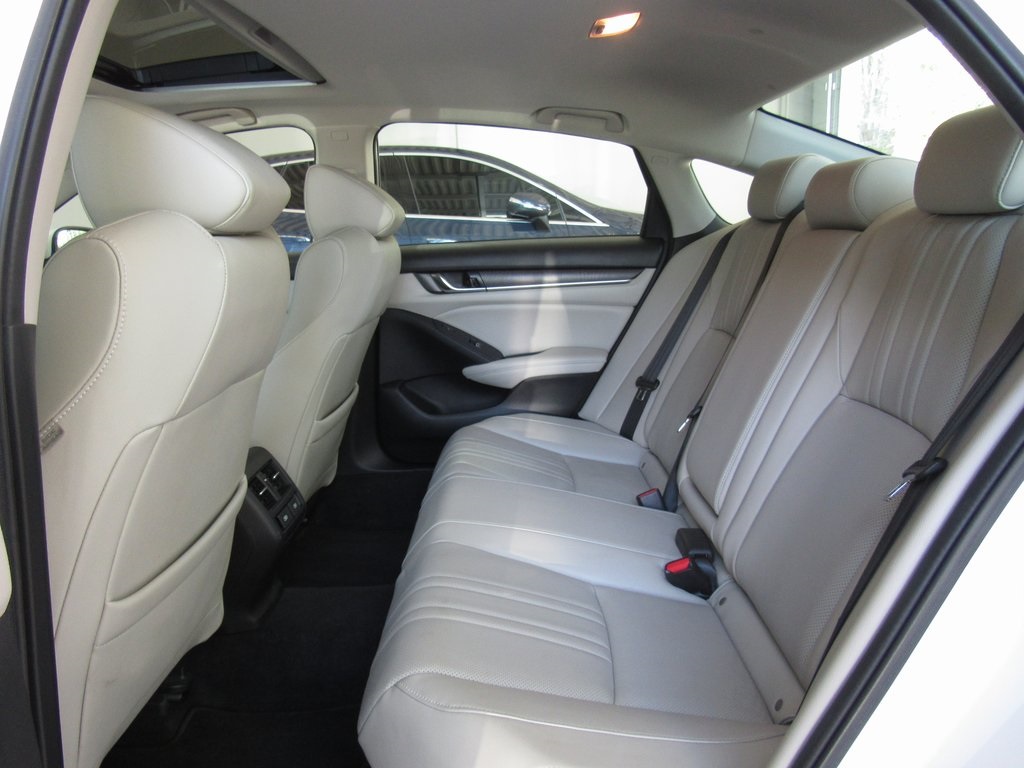 2022 Honda Accord Hybrid Touring photo 14