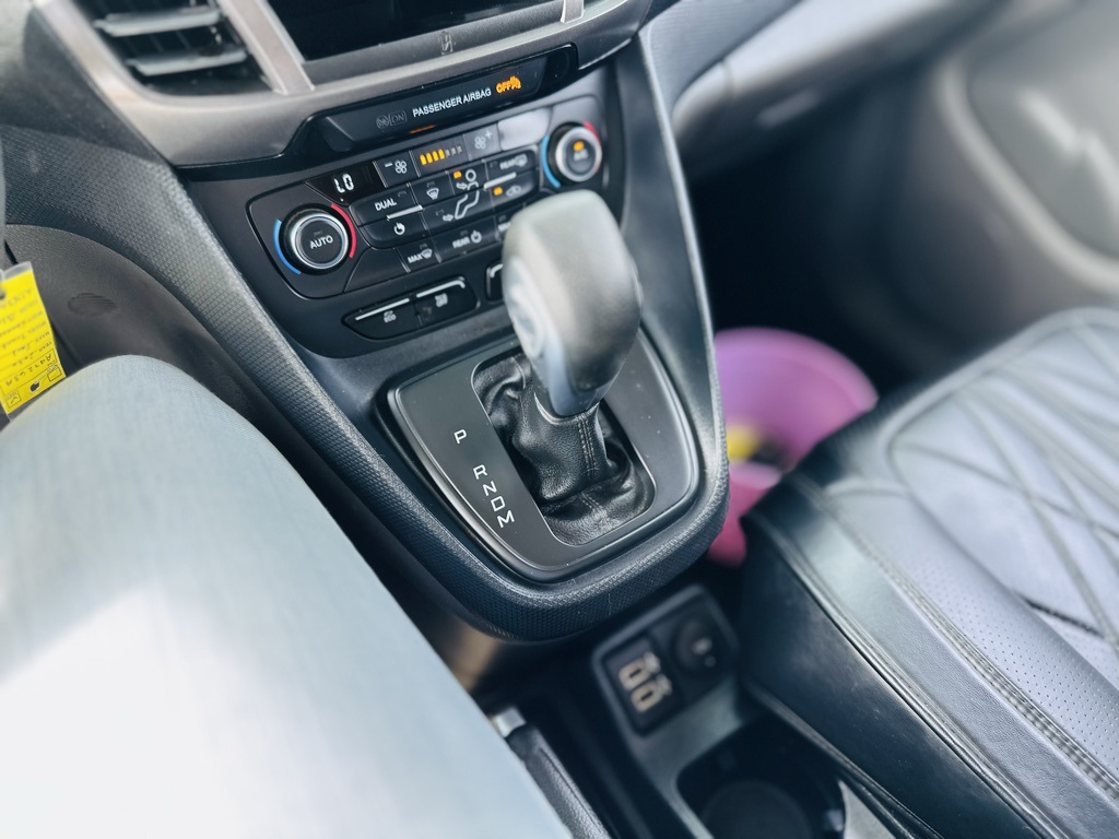 2020 Ford Transit XLT photo 32
