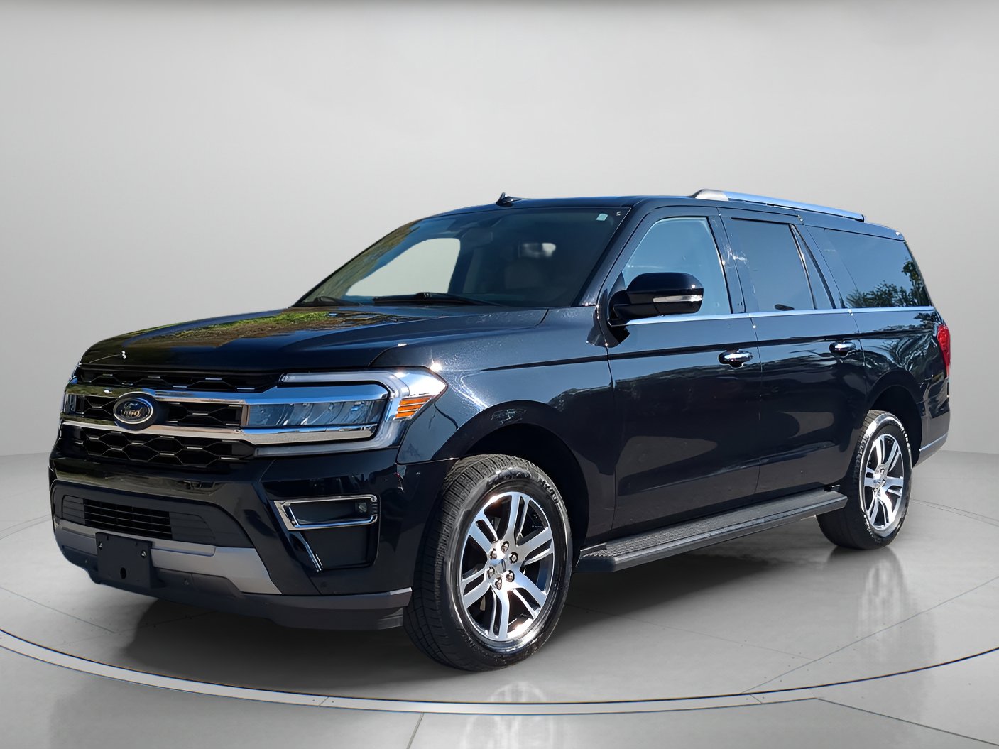 2024 Ford Expedition Limited's photo