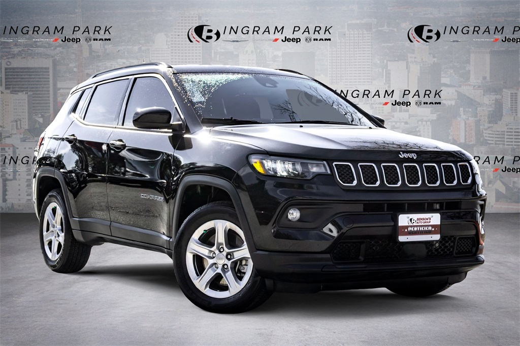 2023 Jeep Compass Latitude's photo