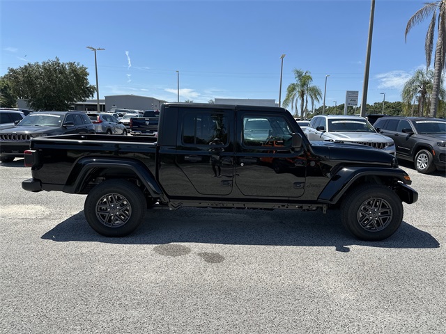 2025 Jeep Gladiator Sport S photo 3