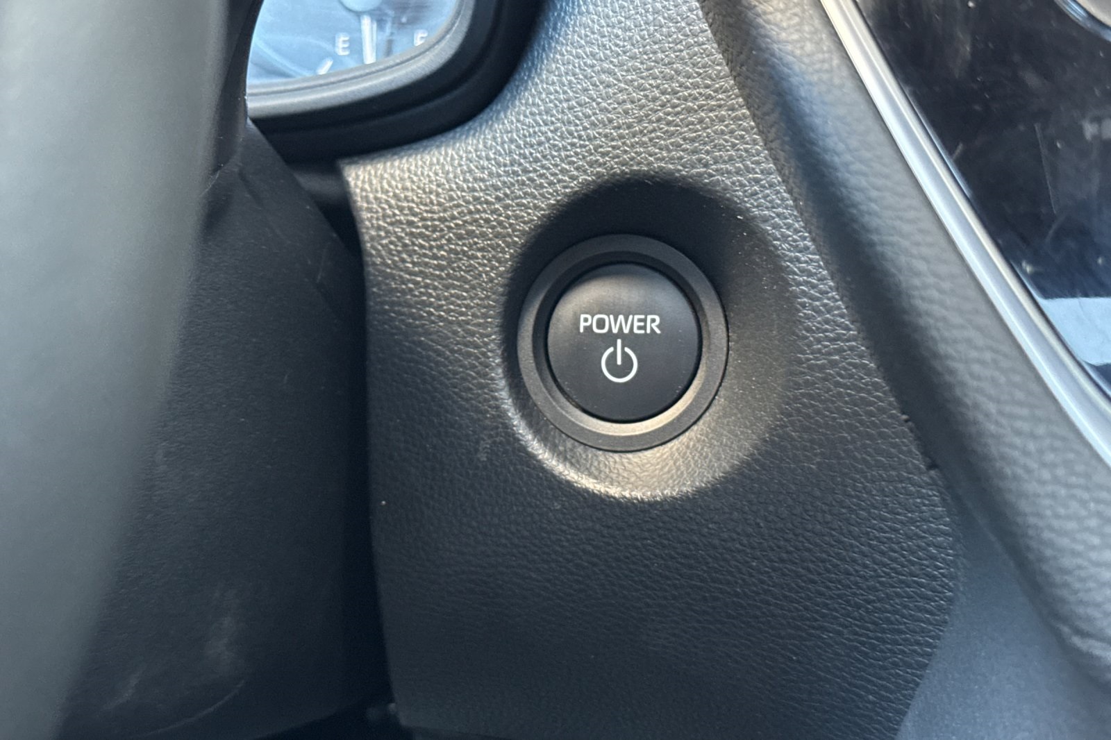 2024 Toyota Corolla Cross Hybrid SE photo 25
