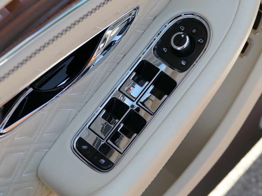 2022 Bentley Continental GT V8 photo 12