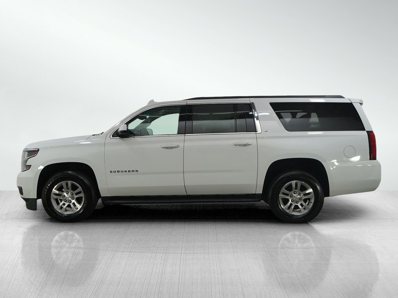 Used 2019 Chevrolet Suburban LT with VIN 1GNSKHKC6KR346276 for sale in South Saint Paul, Minnesota