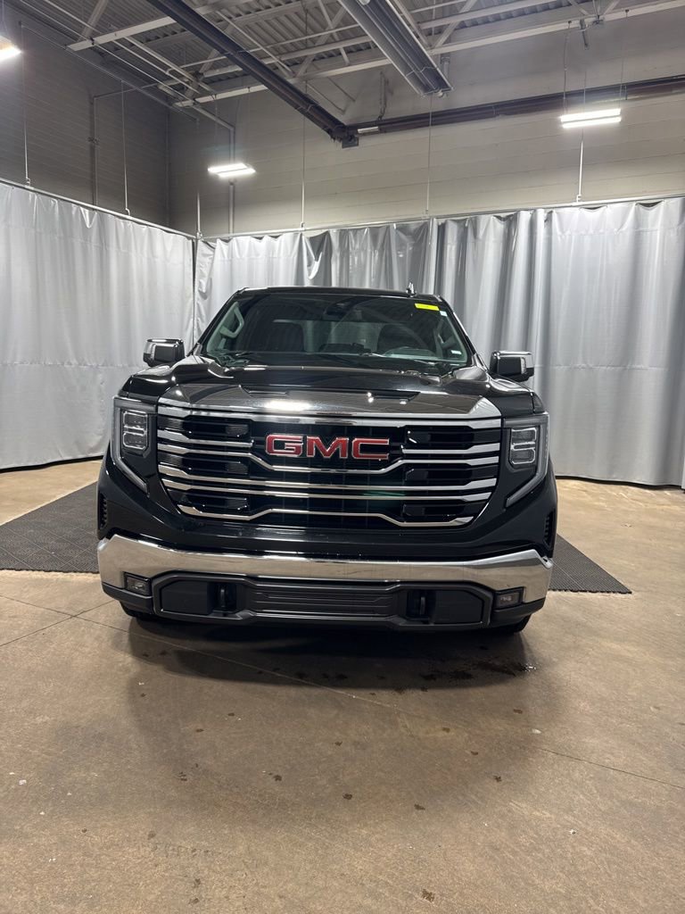 2024 GMC Sierra 1500 SLT's photo