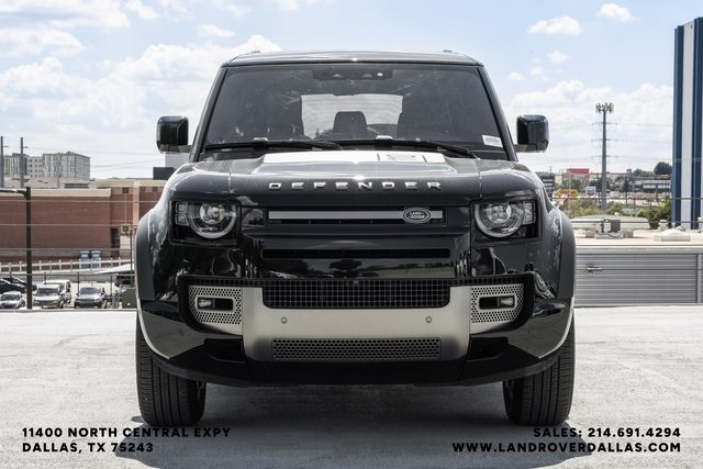 2025 Land Rover Defender 110 X-Dynamic SE photo 4